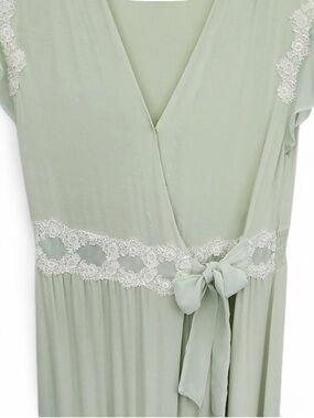 Elegant Lace Trim Sleepwear in Mint Green